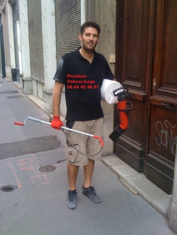 plombier Saint Priest pour un débouchage de WC, de canalisation, de douche, de baignoire... 06 84 45 46 67